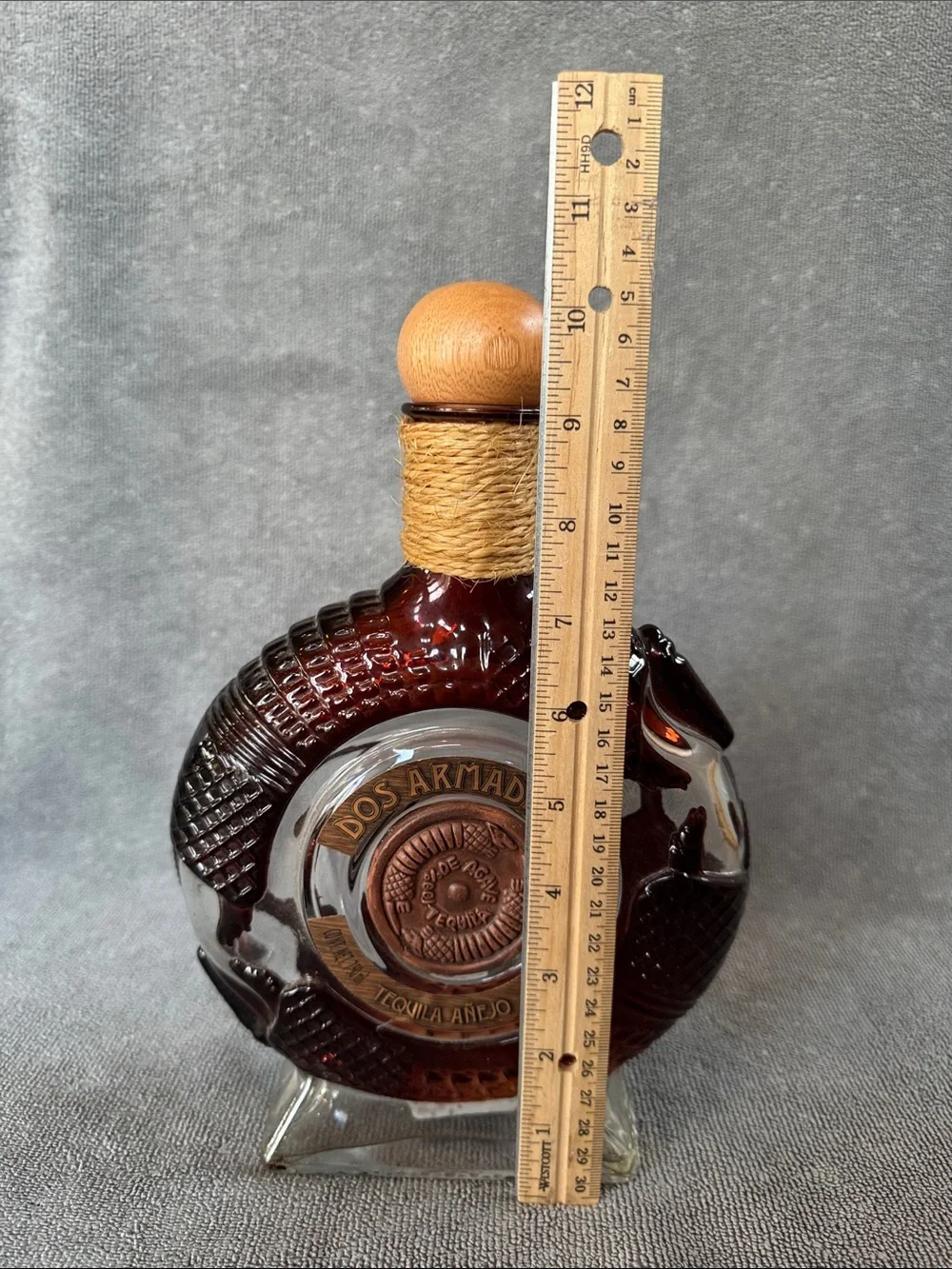 Dos Armadillos empty collectible